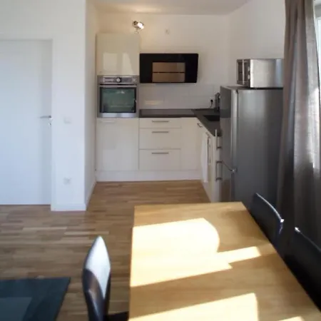 Geraeumige 2-z Im Gruenen, Garten, Terrasse, Ruhig, Natur, Phantastischer Blick! Apartamento *