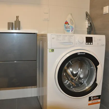 Geraeumige 2-z Im Gruenen, Garten, Terrasse, Ruhig, Natur, Phantastischer Blick! Marburg