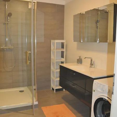 Geraeumige 2-z Im Gruenen, Garten, Terrasse, Ruhig, Natur, Phantastischer Blick! Apartment