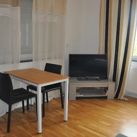 Geraeumige 2-z Im Gruenen, Garten, Terrasse, Ruhig, Natur, Phantastischer Blick! Marburg