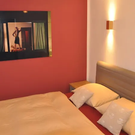 Geraeumige 2-z Im Gruenen, Garten, Terrasse, Ruhig, Natur, Phantastischer Blick! * Marburg