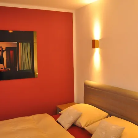 Geraeumige 2-z Im Gruenen, Garten, Terrasse, Ruhig, Natur, Phantastischer Blick!