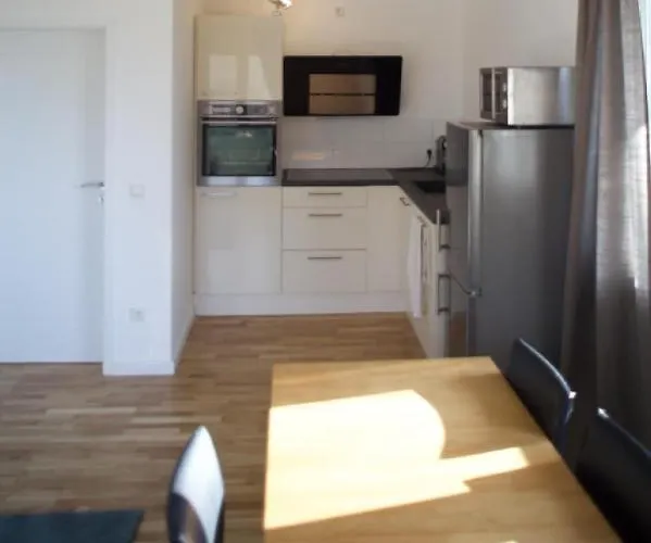 Geraeumige 2-z Im Gruenen, Garten, Terrasse, Ruhig, Natur, Phantastischer Blick! Apartamento *