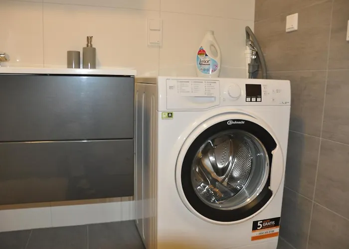 Geraeumige 2-z Im Gruenen, Garten, Terrasse, Ruhig, Natur, Phantastischer Blick! Marburg