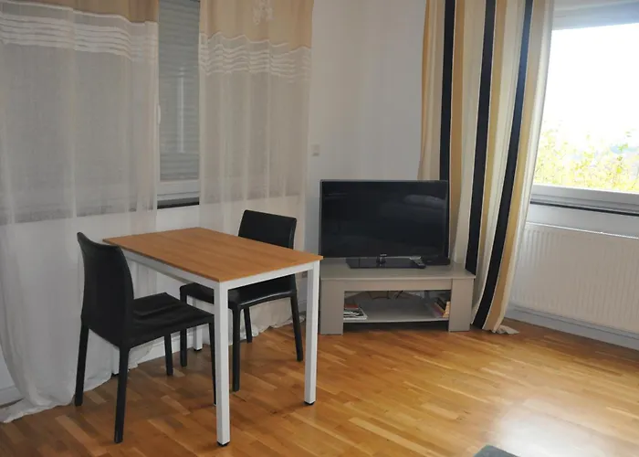 Geraeumige 2-z Im Gruenen, Garten, Terrasse, Ruhig, Natur, Phantastischer Blick! Marburg