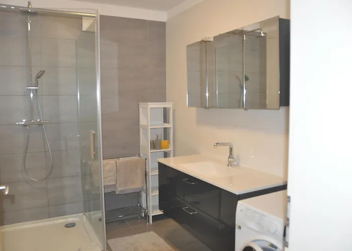 Geraeumige 2-z Im Gruenen, Garten, Terrasse, Ruhig, Natur, Phantastischer Blick! Apartamento *